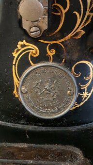 Na predaj starožitný šijací stroj VERITAS - 2