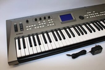 Syntezátor YAMAHA MM6 - 2