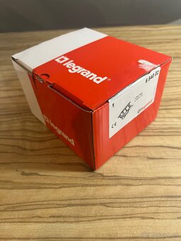 Legrand Zásuvkový box POP-UP - 4 moduly - 2