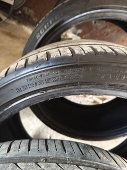 Pneu 235/35 r19 - 2