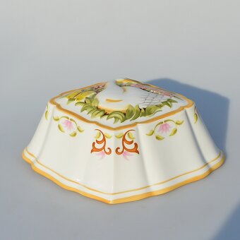 Veľká porcelánová forma - Húska a motýľ - 2