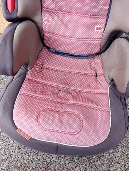 Hnedá autosedačka Fisher Price 15-36 kg - 2