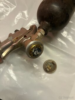 Predám staršiu málo používanú striekaciu pištoľ. - 2