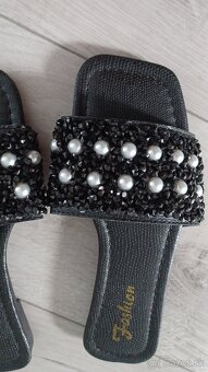 Dámske šľapky - 2