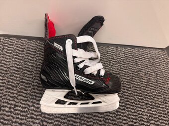 DĚTSKÉ BRUSLE BAUER NS, VEL. 8/26 - 2