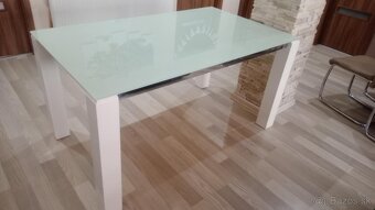 Sklenený jedálenský stôl - 2