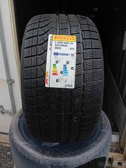 Pirelli Pzero Winter 295/35R20 101V - 2