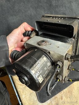 Abs kocka Octavia 2 - 2