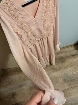 Ruzove pudrove šaty Reserved - 2