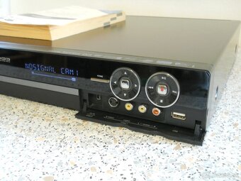 DVD rekordér Philips DVDR5570 - 2