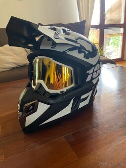 .Motocross prilba - 2