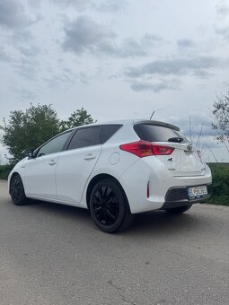 Auris hybrid - 2