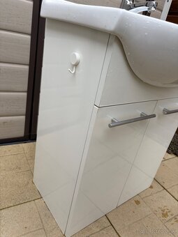 kupelnova skrinka zrkadlo - 2