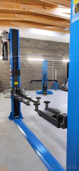 Dvojstlpový zdvihák 4.000 kg/ 2m AUTOMAT,ZÁRUKA - 2