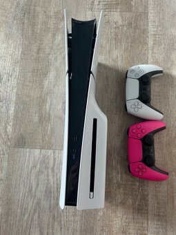 Predám Playstation 5 Slim v záruke - 2