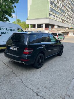 Mercedes Benz ML320 - 2