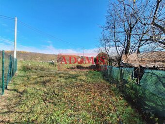 ADOMIS - predáme stavebný pozemok 392m2 Ploské - 2