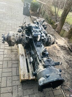 Zetor 7245 - prevodovka- diferak- hydraulika- portále - 2