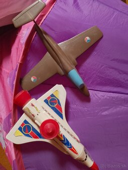 Staré hračky lietadlá - 2