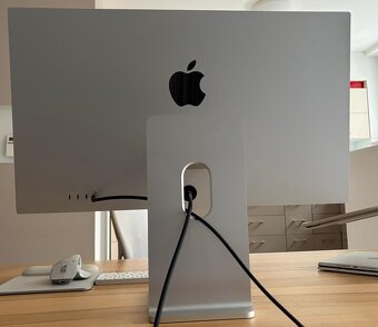 Apple Studio Display - 2