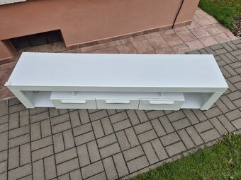 Skrinka pod televízor - 2
