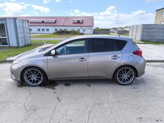 Toyota Auris 1.6 l 97kw 6MT - 2