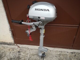 lodný motor HONDA 2,3 HP štvortakt r.v.1/2023 - 2