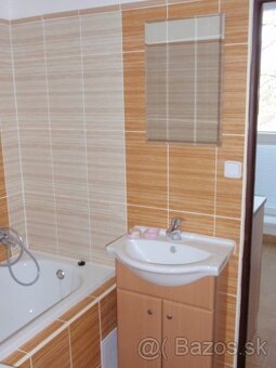 1I BYT S BALKÓNOM, BA-PETRŽALKA----520 Eur s en. - 2