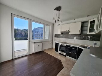 Na predaj veľkometr. 75m2, 2 izb byt Handlová - 2