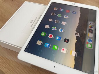 Apple iPad 8th 2020 32GB - 2