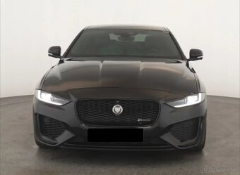 Jaguar XE - 2