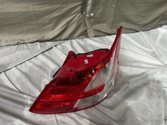 PEUGEOT 301 zadné pravé svetlo - 2