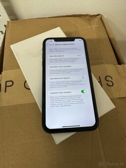 iPhone 11 64 GB - 2