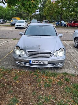 Predám Mercedes-Benz c200 cdi (automatická prevodovka)v 2005 - 2