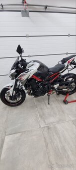 Kawasaki Z900 - 2