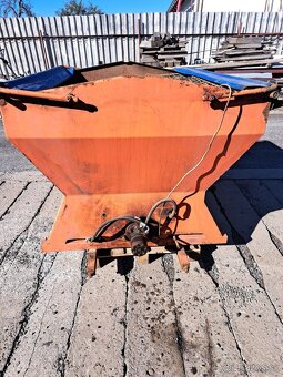 Posypová nástavba Sypač Simed Svs 1.0E - 2