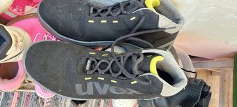 Predám pracovné vysoké zn.Uvex veľ.49 - 2