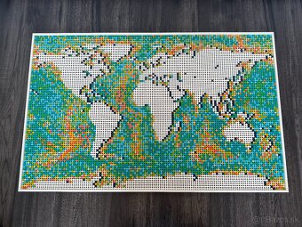 Predám Lego 31203 Mapa sveta, krabica + manuály - 2