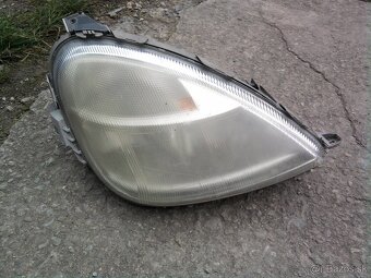Mercedes A predne a zadne svetla - 2