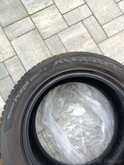 Predám pneumatiky Hankook winter icept evo3 235 55 r18 - 2
