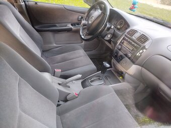Mazda 323 - 2