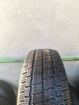 215/65 r15C - 2