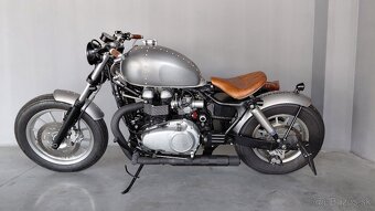 Triumph Boneville America - 2