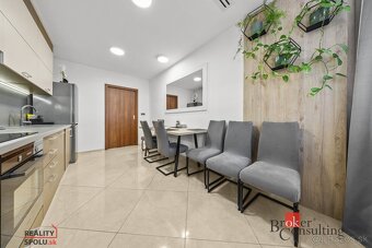 Na predaj: Krásny 2izbovy byt s balkónom a výhľadom na Brat - 2