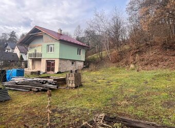 Dom v Obišovciach na predaj s pozemkom 1383 m² - 2