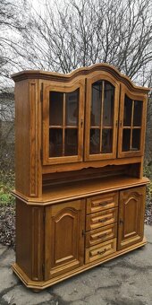 Masivny rustikálny príborník - 2