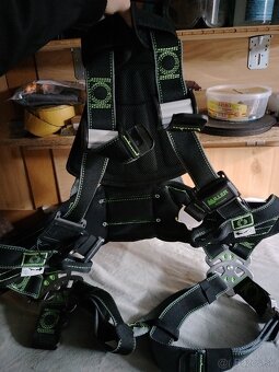 Bezpečnostný protipádový postroj - 2