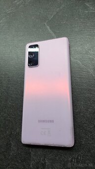 Samsung Galaxy S20 FE (128GB) - 2