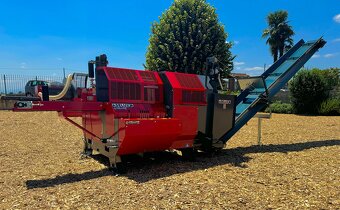 Řezací a štípací automat - 2