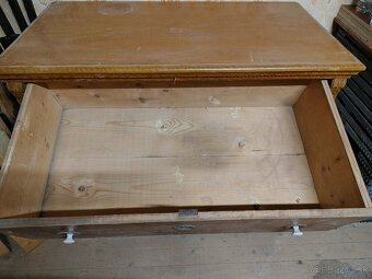 Starozitna komoda - 2